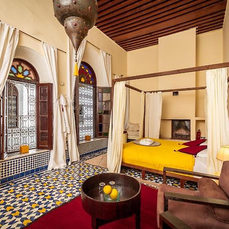 Riad Tizwa Fez Bagian luar foto