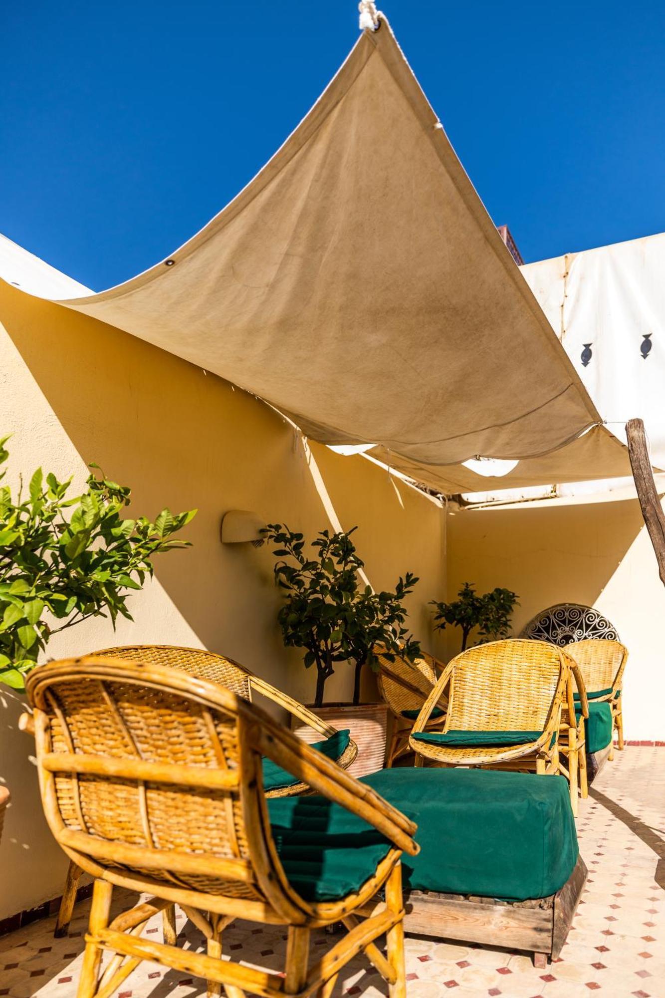 Riad Tizwa Fez Bagian luar foto