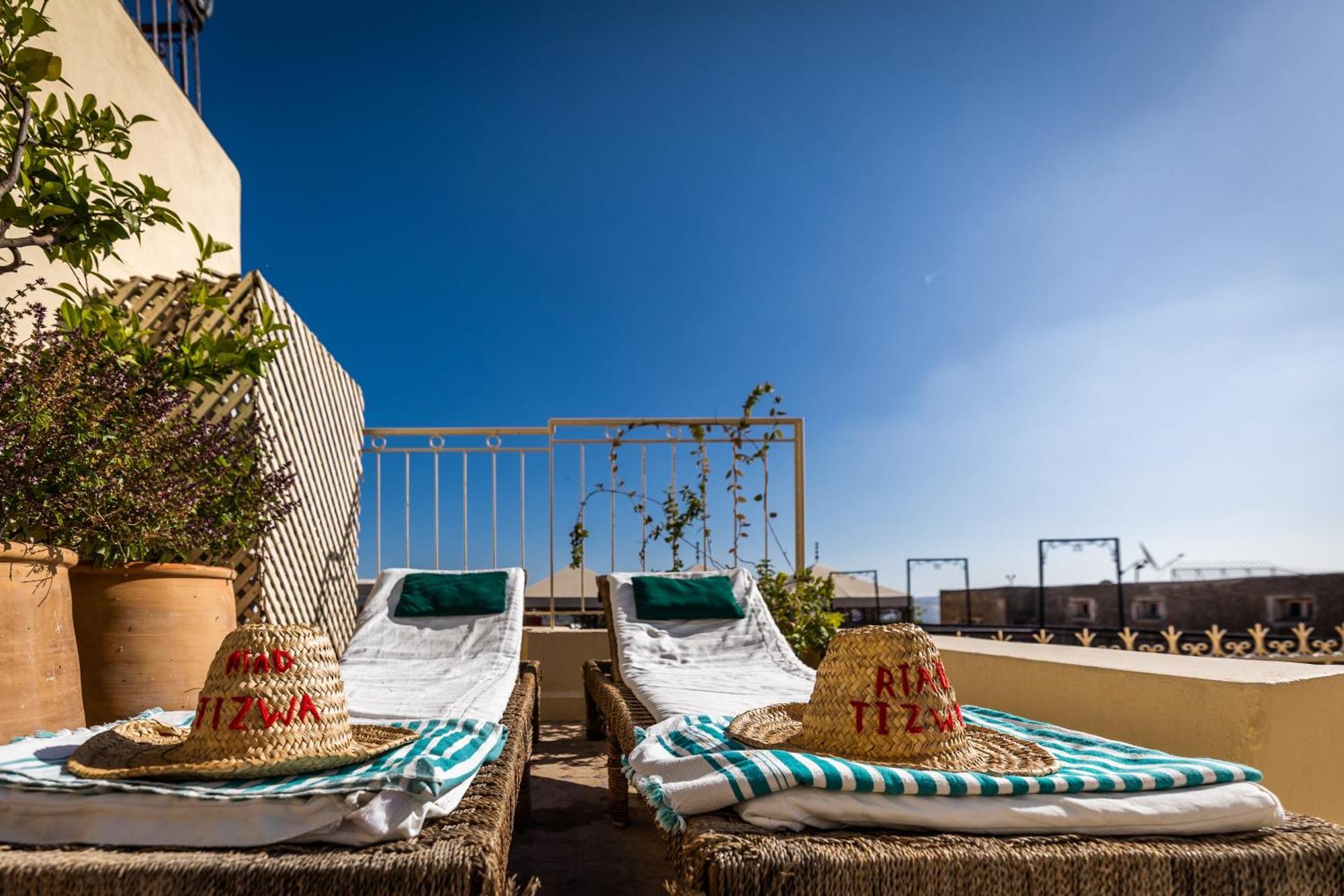 Riad Tizwa Fez Bagian luar foto