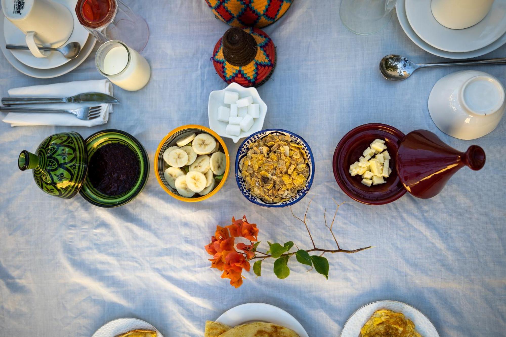 Riad Tizwa Fez Bagian luar foto