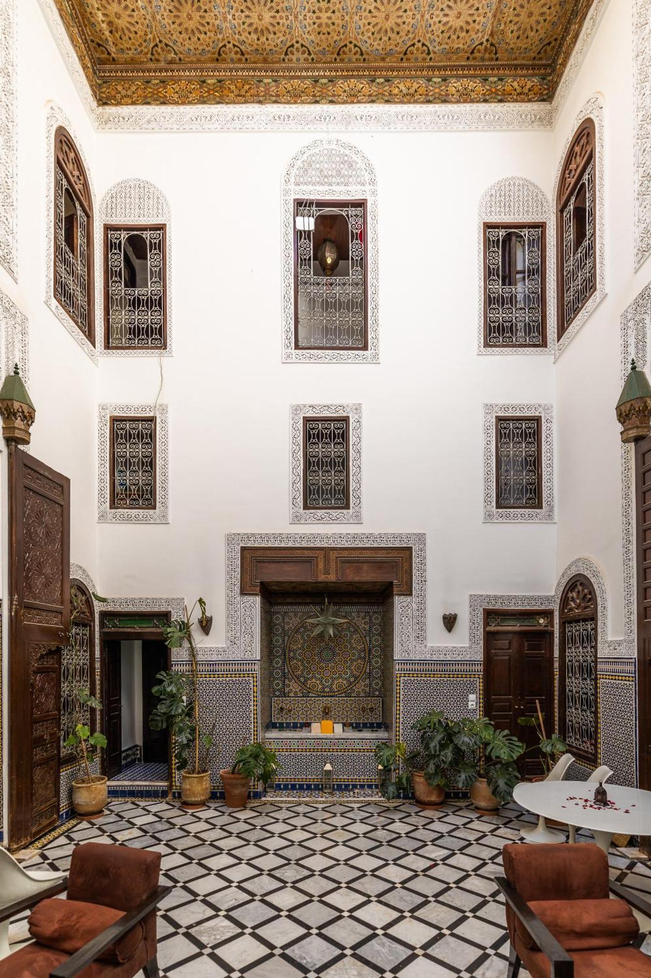 Riad Tizwa Fez Bagian luar foto